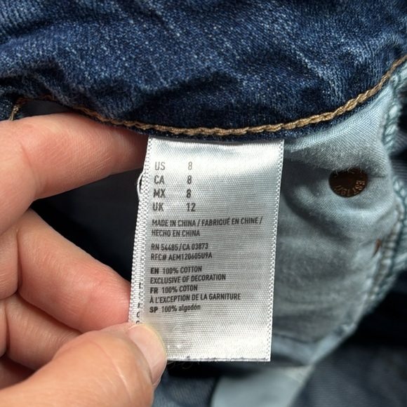 American Eagle Tomgirl Bermuda Distressed Shorts Size 8 - Picture 9 of 11